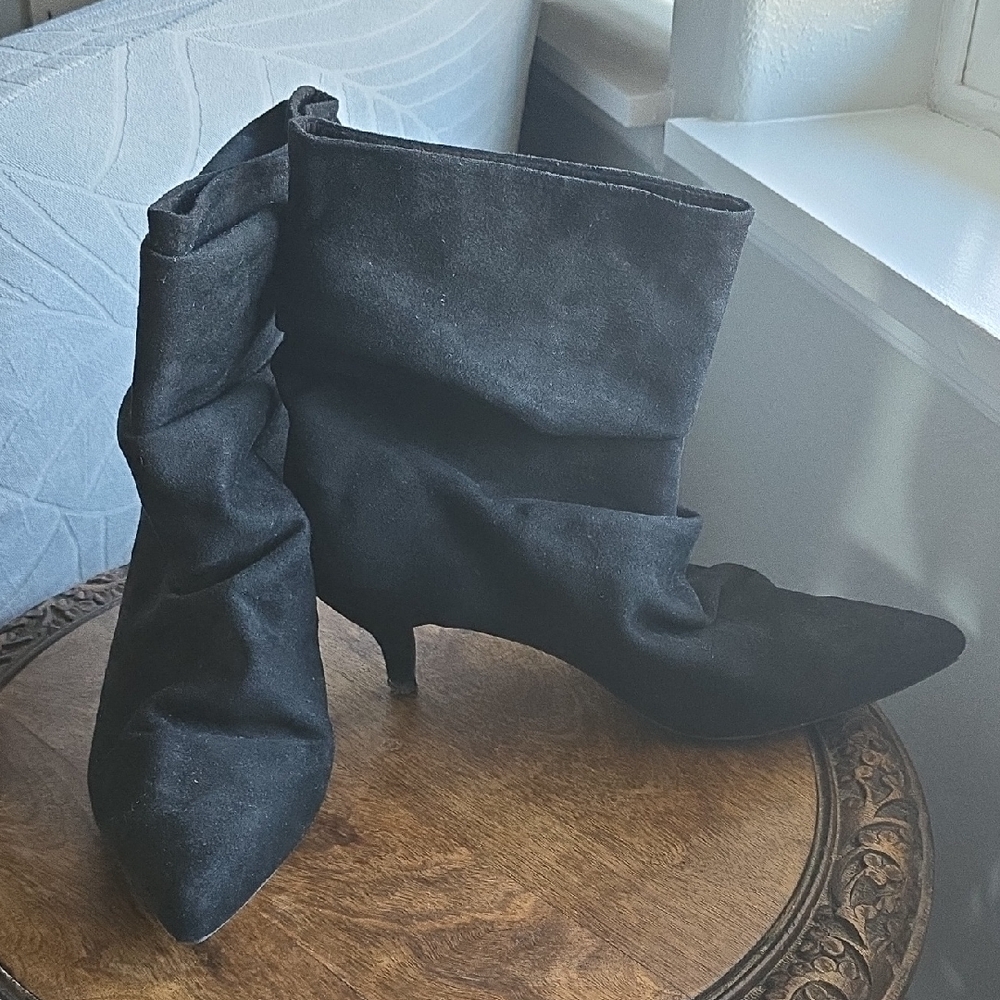 Elegant Black Women's Boots